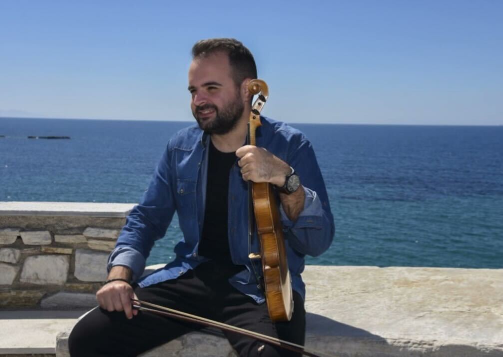 19/04: Πασχαλινό Γλέντι στην Τήνο με τον Πάνο Μάνεση!